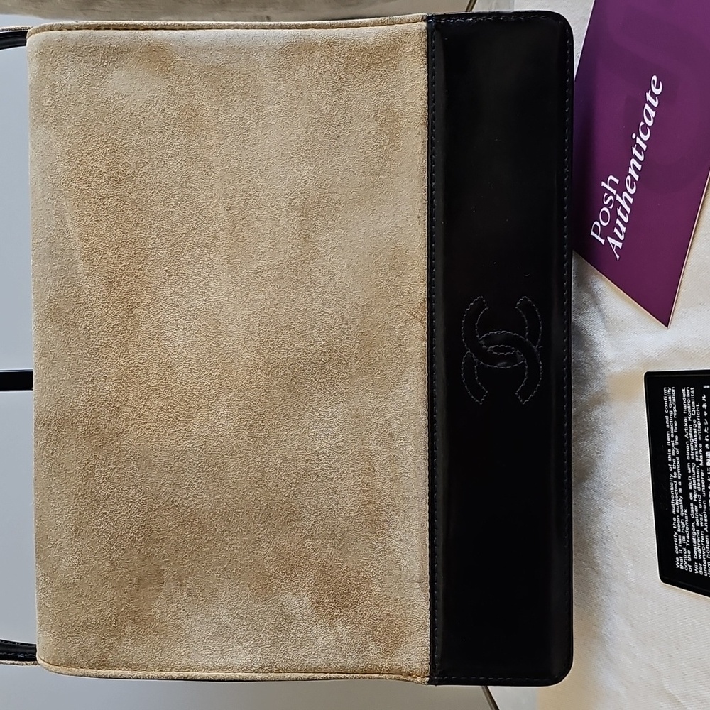 🌟CHANEL🌟 RARE AUTHENTIC Black Patent Leather Suede Flap Bag - Picture 5 of 14